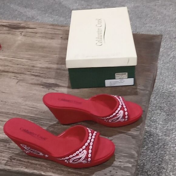 Coldwater Creek bandana print slide/mule. Red white & black size 6.5 NWB - Picture 1 of 5